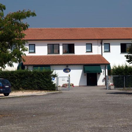 Hotel Lory Ficarolo Exteriér fotografie